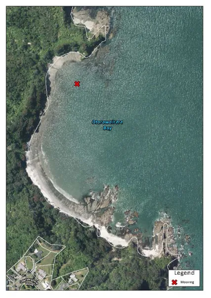 The mooring point is located in the north of Otarawairere Bay.